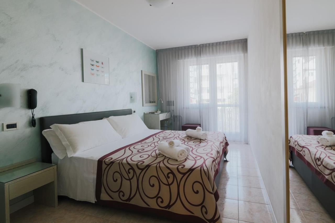 Hotel Gloria リニャーノ・サッビアドーロ エクステリア 写真